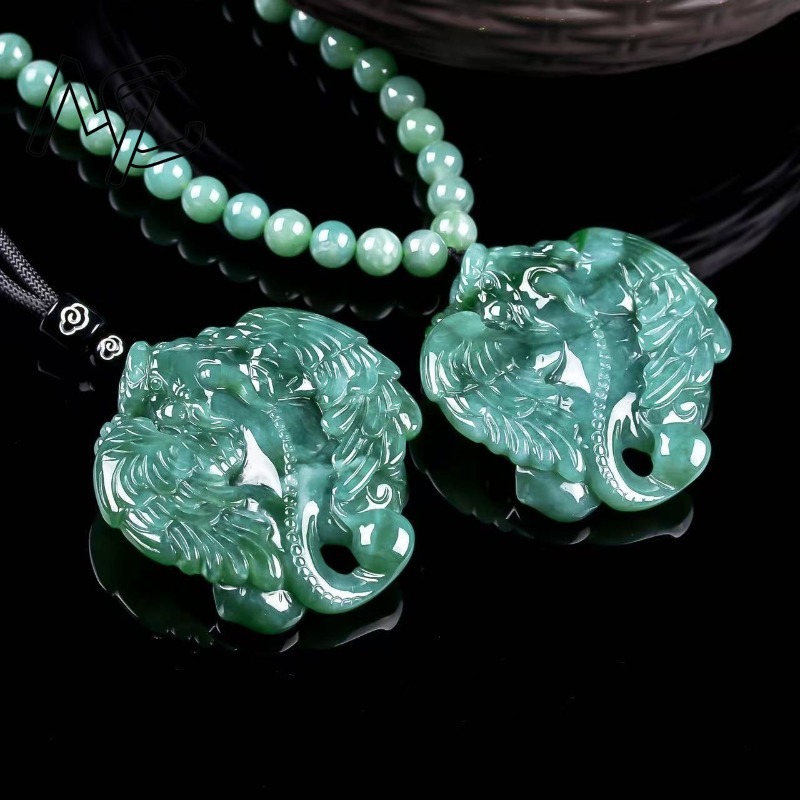 Necklaces - จี้สร้อยคอหยกพม่าแท้สีน้ำเงินมรกตธรรมชาติรูปอพศรัสบินได้ พร้อมใบรับรอง เครื่องประดับหรูหรา เครื่องรางนำโชค