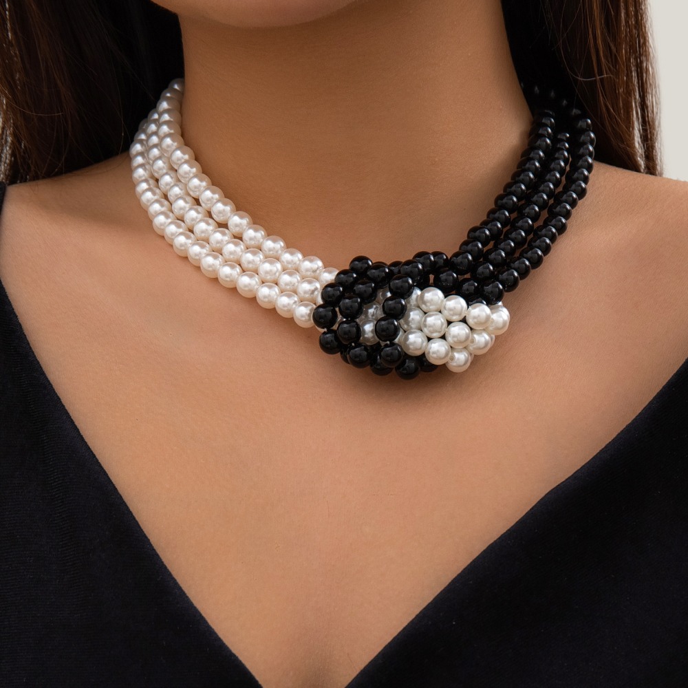 Pearl Choker Necklace Vintage - สร้อยคอแฟชั่นสไตล์เรโทรสีดำขาว ประดับมุกเทียมหลายชั้น ตกแต่งด้วยปมเย็บ สำหรับผู้หญิง ใส่ไปงานปาร์ตี้ ชุดเดรส