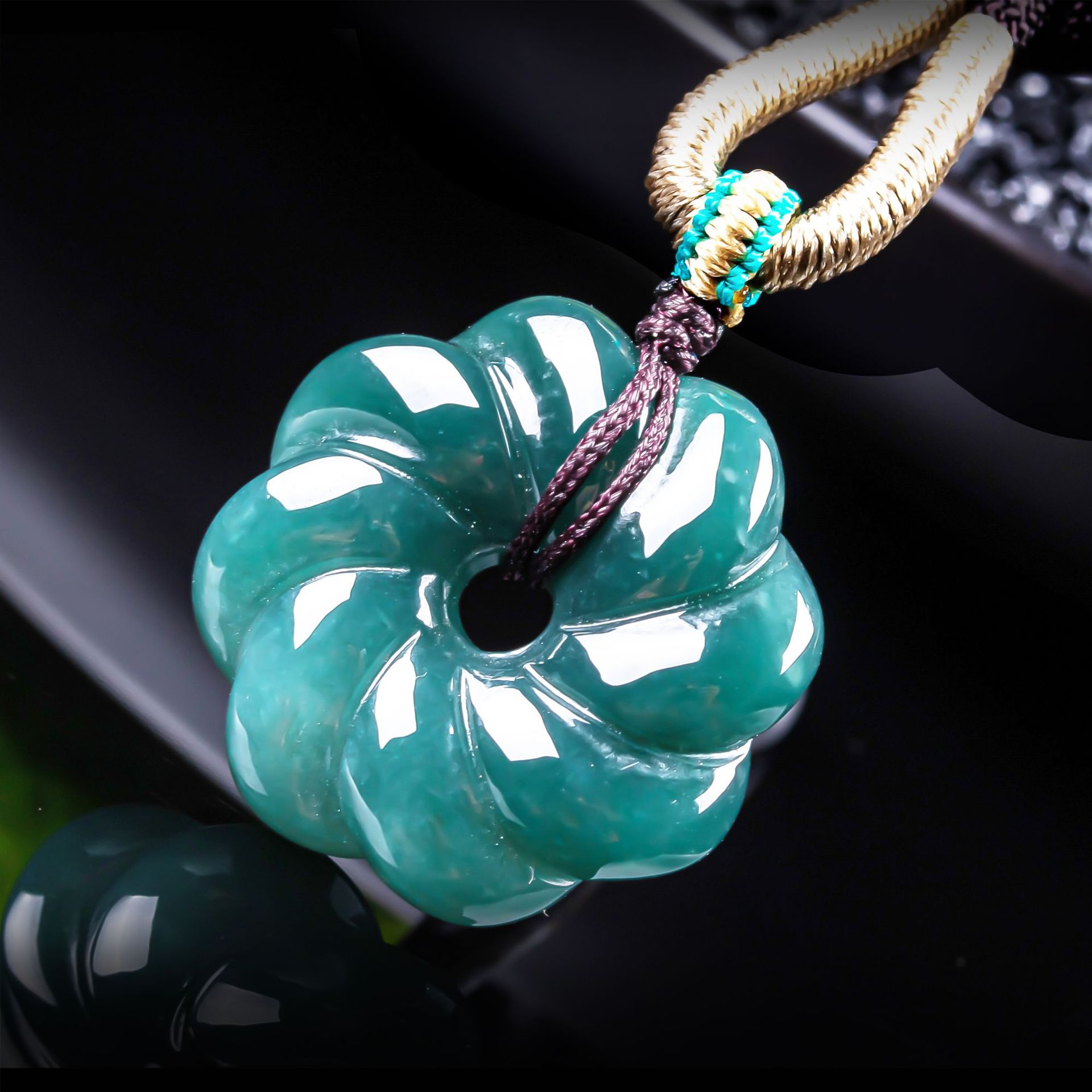 จี้สร้อยคอหยกพม่าแท้รูปดอกไม้  - Necklaces บทวิจารณ์และราคา