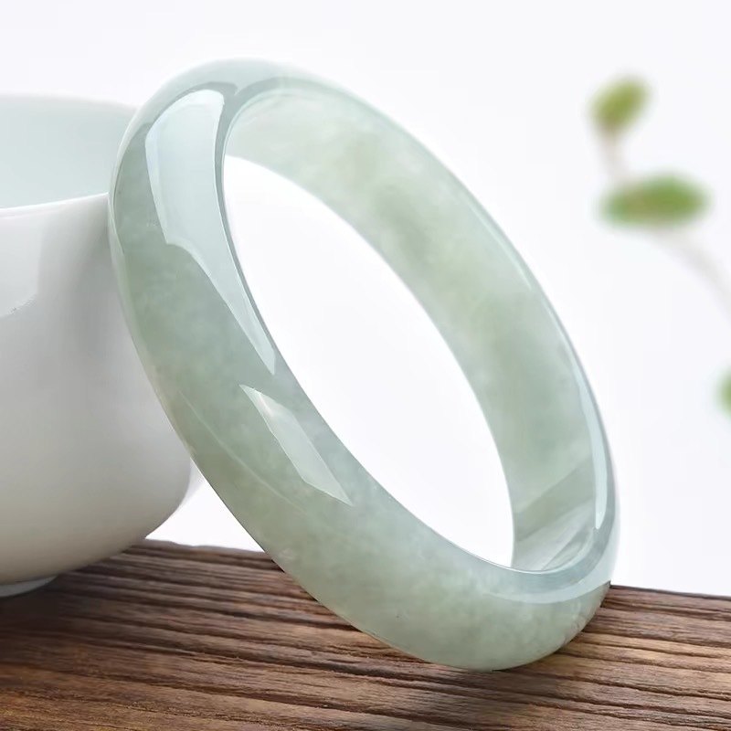 กำไลข้อมือหยกเก่าจากพม่า, หยกส - Bracelets บทวิจารณ์และราคา