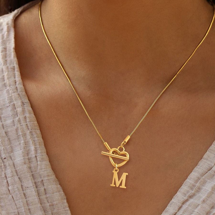 สร้อยคอจี้รูปหัวใจตัวอักษร A-Z - Initial Letter Necklace 18K Gold บทวิจารณ์และราคา